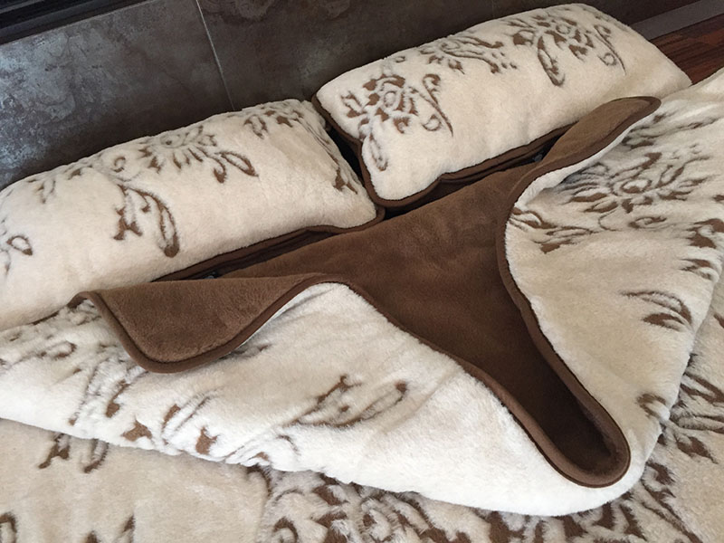 KOC WEŁNIANY Z WEŁNY CAMEL